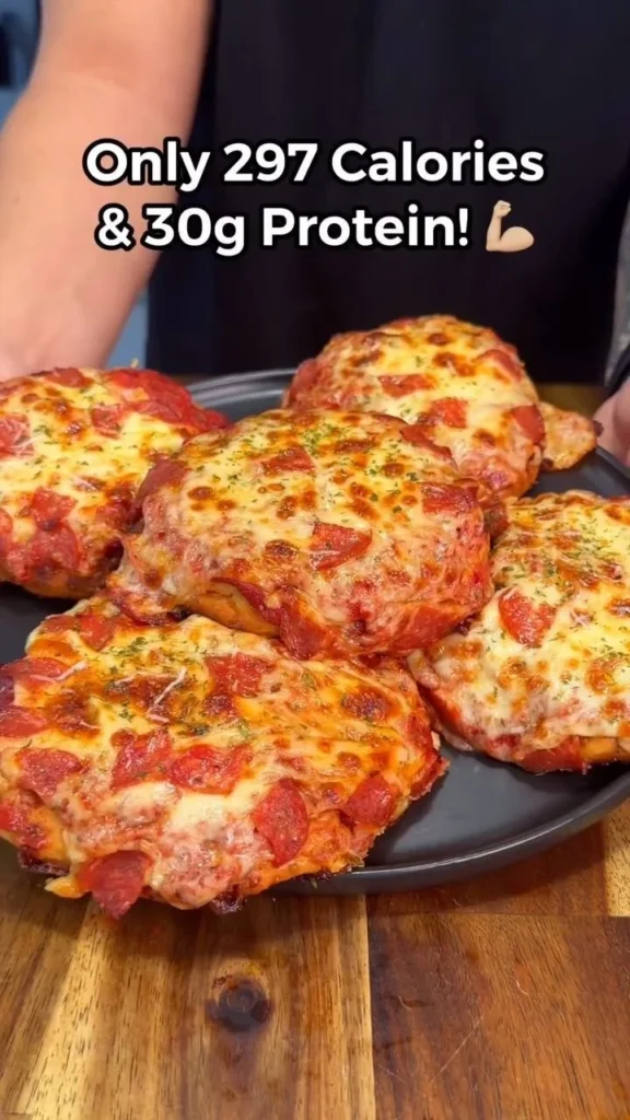 High protein low calorie cheesy pepperoni pizza buns recipe