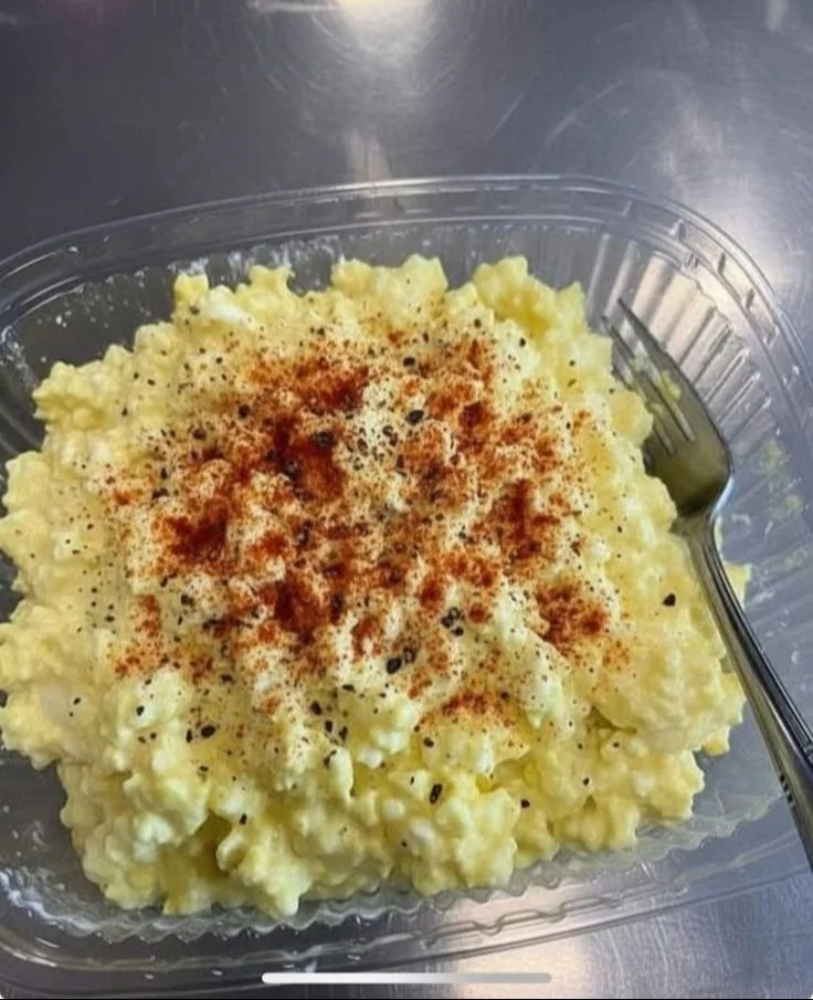 Colorful low carb salad with fresh vegetables and high protein ingredients.