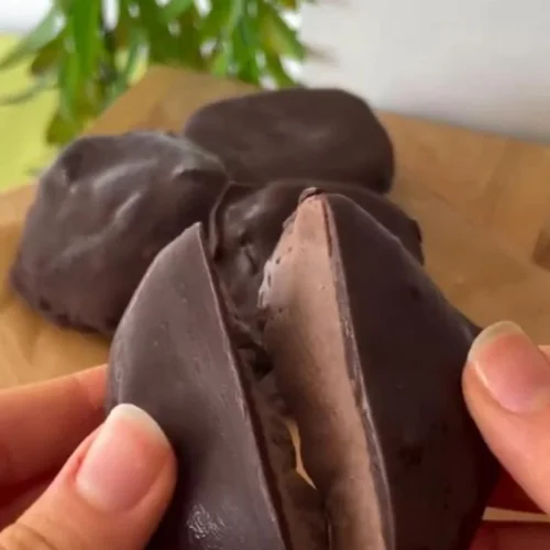 Chocolate Peanut Butter Yogurt Bites 2 Chocolate Peanut Butter Yogurt Bites - a healthy, delicious snack treat