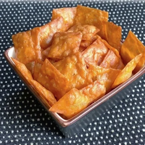 Keto Cheez It Crackers - Low carb cheesy snack for ketogenic diets