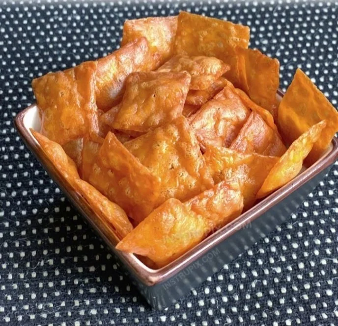 Keto Cheez It Crackers - Low carb cheesy snack for ketogenic diets