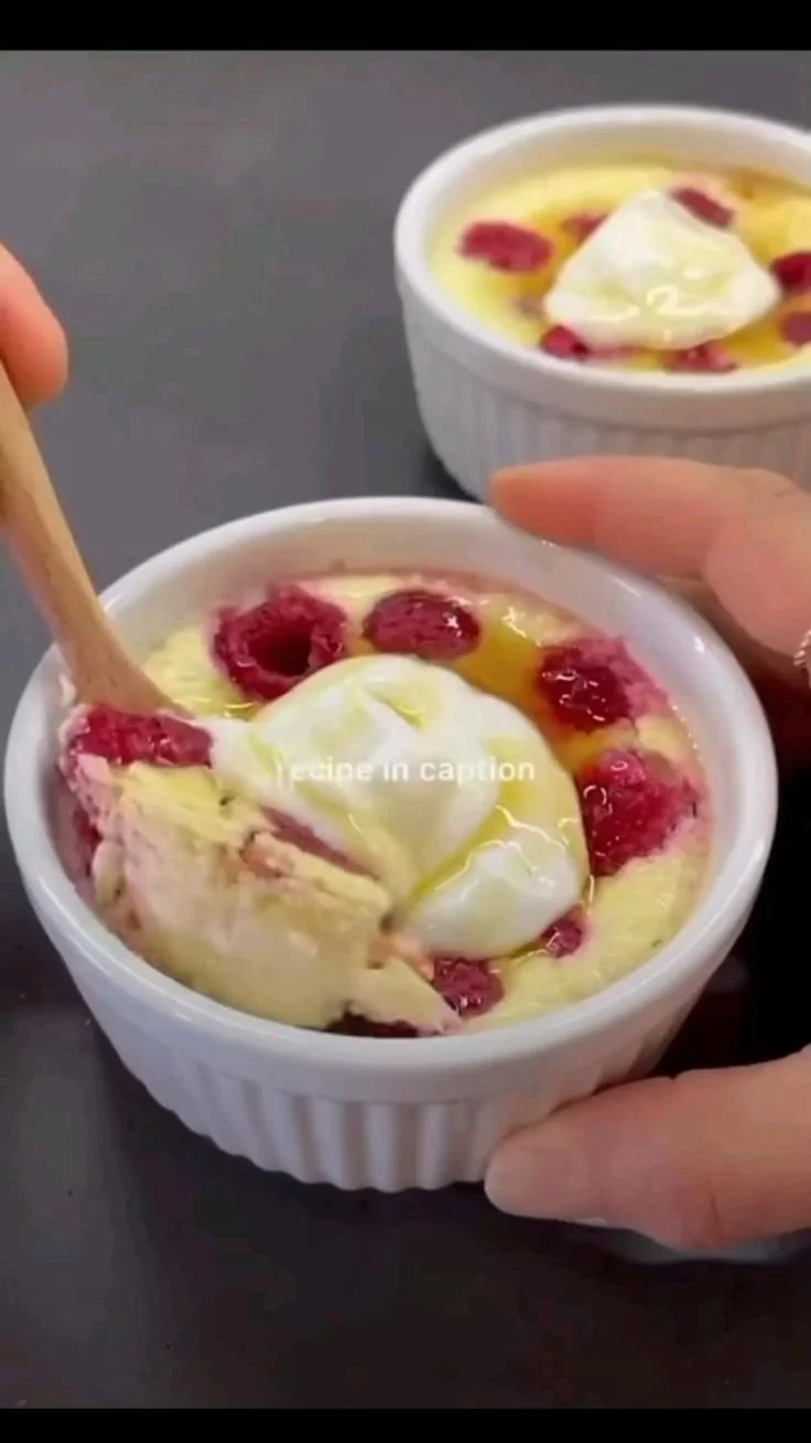 No-bake raspberry protein bars made with healthy ingredients